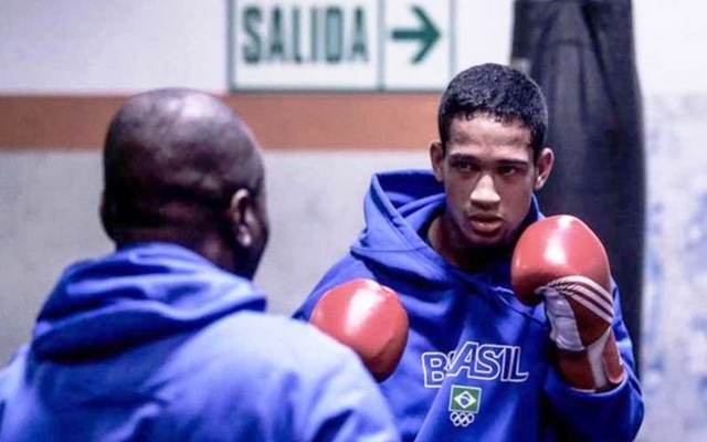 Irmão dos medalhistas olímpicos Esquiva e Yamaguchi Falcão estreia no Luvas de Ouro
