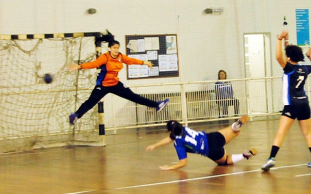 Equipe feminina de PG é vice-líder no Estadual de Handebol