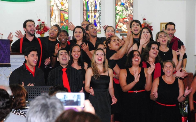 Coro Broadway Voices abre vagas para vozes masculinas