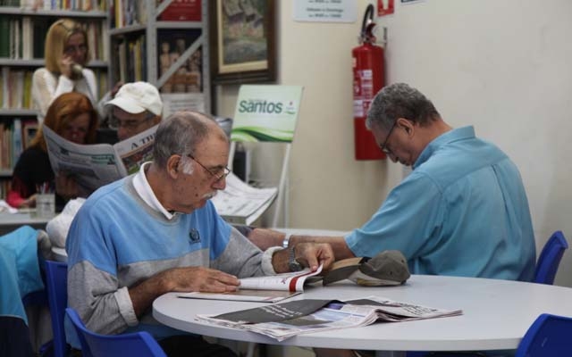 Espaço Permanente dos Autores Santistas oferece mais de 200 publicações | Jornal da Orla