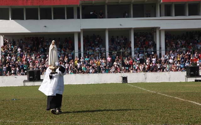 Imagem peregrina é recebida com fé e alegria