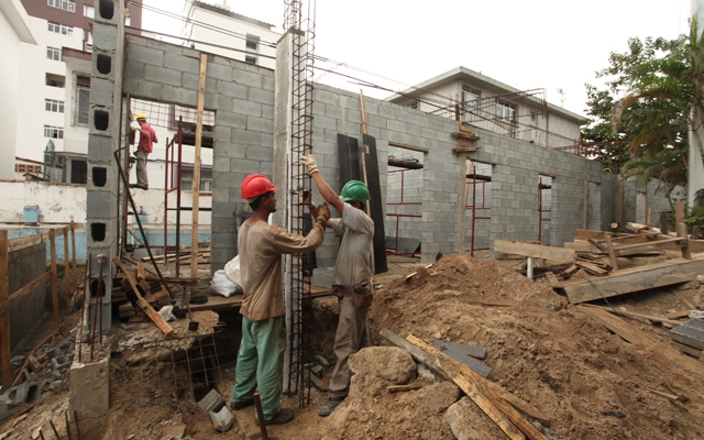 Obras da Policlínica Aparecida e Espaço do Idoso estão na fase de superestrutura