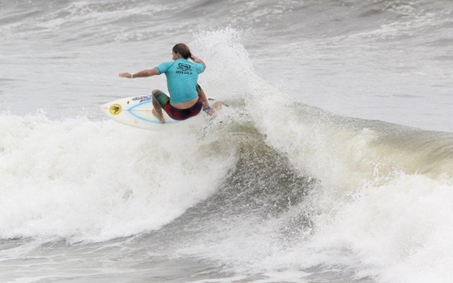 Santos Surf tem finais de duas etapas nesta quinta-feira