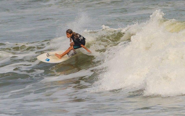 Vinicius Parra volta a ser destaque no Santos Surf nas ondas do Quebra-Mar | Jornal da Orla