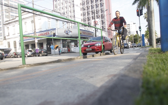Prefeitura assina contrato para construção de ciclovias na Afonso Schmidt e Rua Aprovada