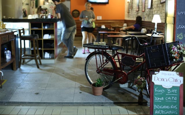 Food bike Dona Chita é destaque no Bar Café Casa Velha | Jornal da Orla