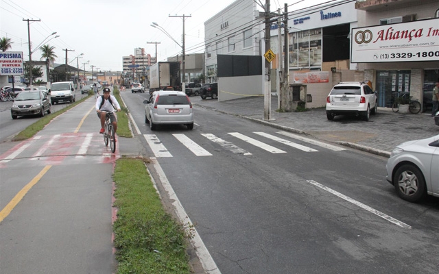 Obras alteram trecho do trânsito na Avenida Adhemar de Barros nesta segunda-feira