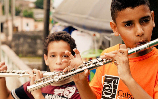 Programa Cubatão Sinfonia abre inscrições para aulas gratuitas de música