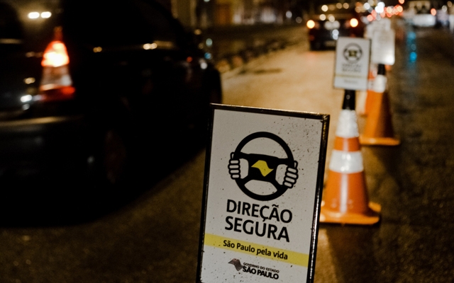 Programa Direção Segura autua 20 motoristas em Peruíbe
