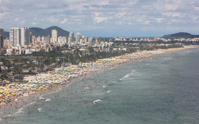 Construção dos novos quiosques da Praia da Enseada começa após o Carnaval de 2016