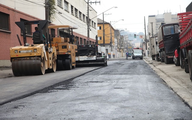 Prefeitura pavimenta trecho da Rua General Câmara