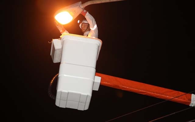 Prefeitura contrata novas empresas para manutenção da iluminação pública