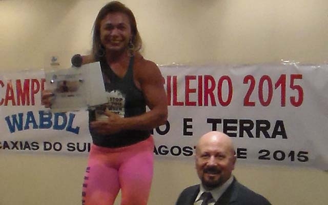 Fisiculturista de Guarujá brilha no Campeonato Brasileiro de Supino e Terra