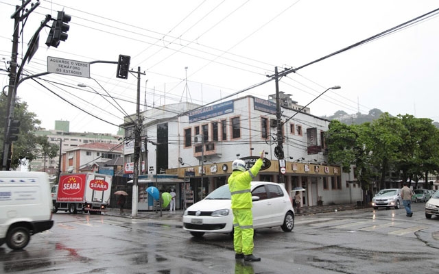 Defesa Civil atende 48 ocorrências em razão dos fortes ventos