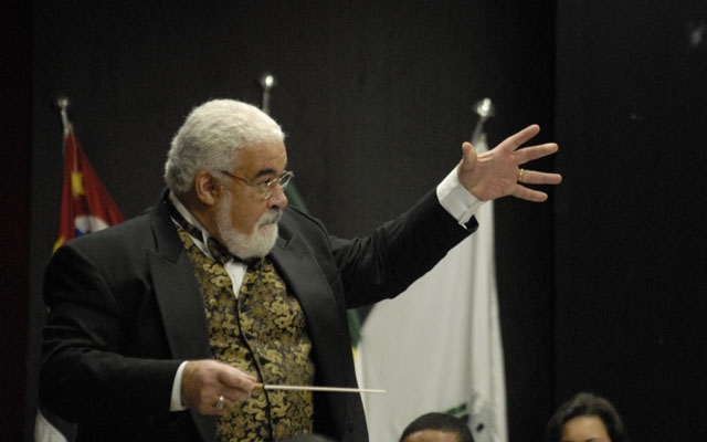 Nova peça musical do cubatense Roberto Farias estreia neste sábado