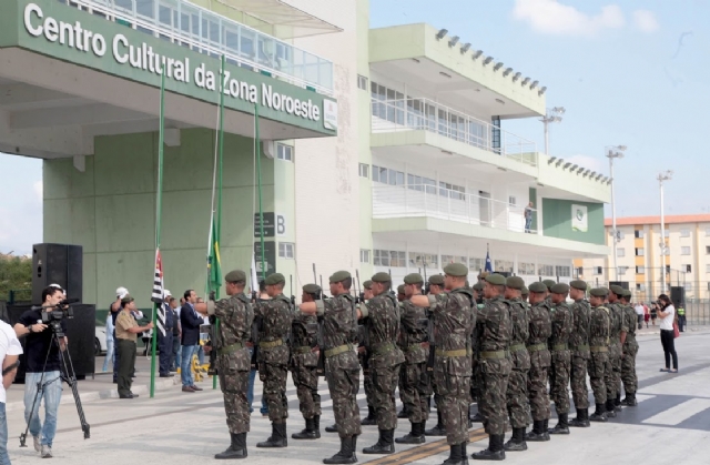 Desfile cívico comemora 39 anos da Zona Noroeste