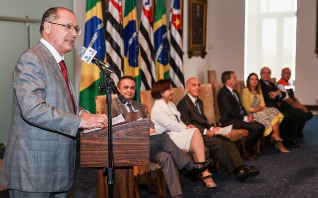 Alckmin libera R$ 697 mil para obras e aquisição de veículo na Baixada Santista