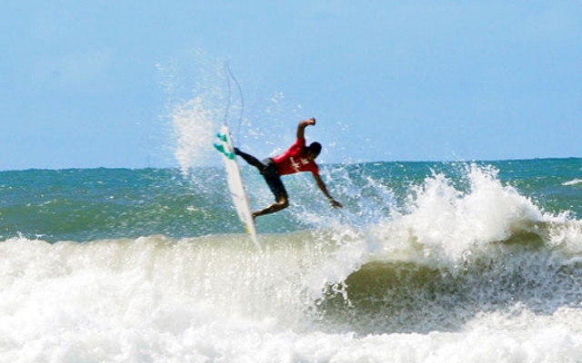 PG recebe evento de surfe profissional