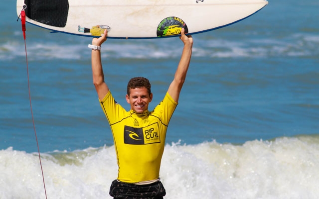 Rip Curl Guarujaense de Surf 2015 começa nos dias 22 e 23 na praia de Pernambuco