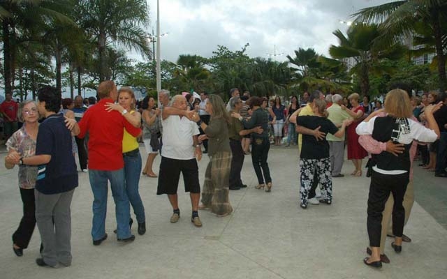 Domingo é dia de Baile na Praia