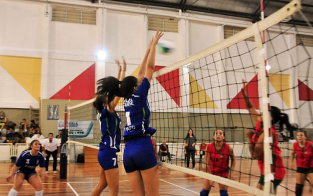 Vôlei feminino de PG joga no sábado