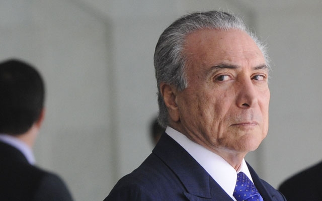 Prazer, Michel Temer, mas pode chamar de Itamar