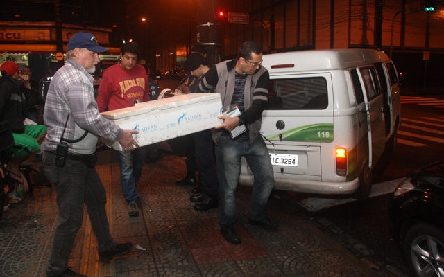 Força-tarefa apreende bebidas alcoólicas de ambulantes