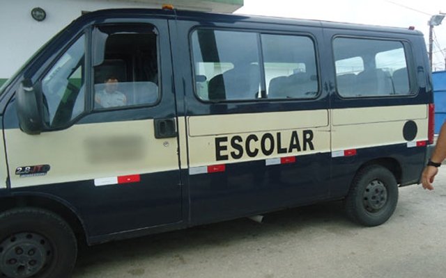 Praia Grande apreende veículo por transporte escolar clandestino