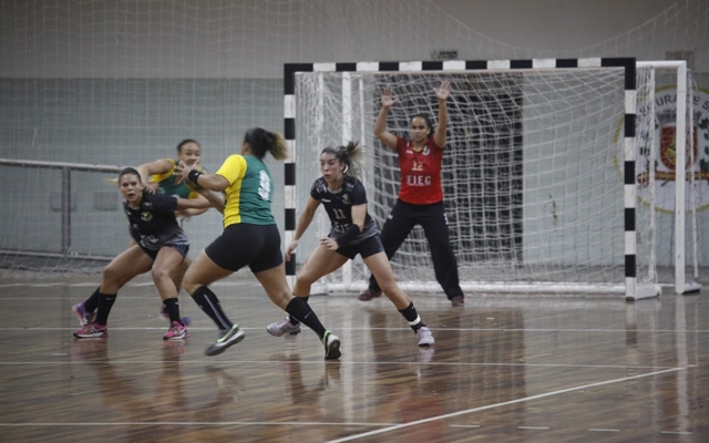 Handebol feminino enfrenta a equipe de Piracicaba