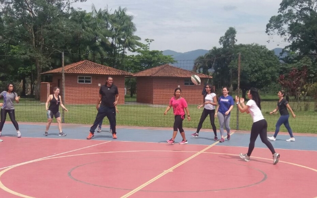 Professores celebram seu dia com aula de rugby | Jornal da Orla