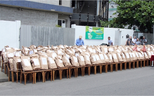 Entidades cubatenses recebem pães doados por padeiros da região