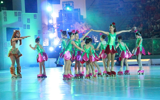 Show de Patinação Artística reúne cerca de 400 patinadores em Santos