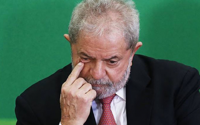 Lula põe as barbas de molho