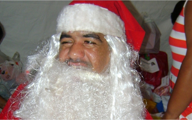 Papai Noel Dudu precisa de ajuda para a festa de Natal em Cubatão