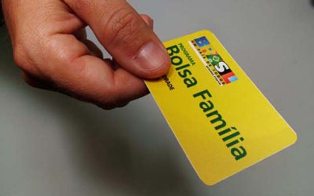 Santos convoca 107 pessoas para sacar o Bolsa Família de agosto