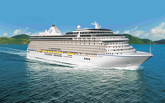 Navio Marina, da Oceania Cruises, é o único no Porto de Santos nesta segunda-feira