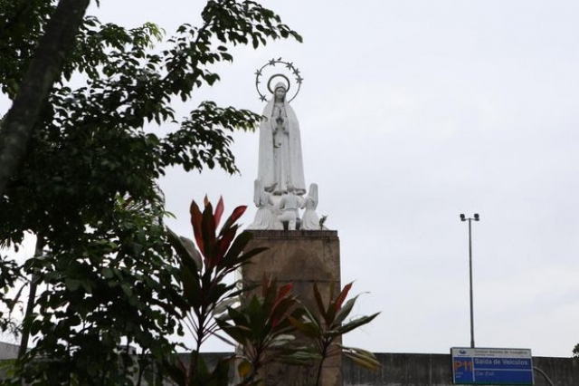 Benção aos fieis encerra homenagem a Nossa Senhora de Fátima do Porto
