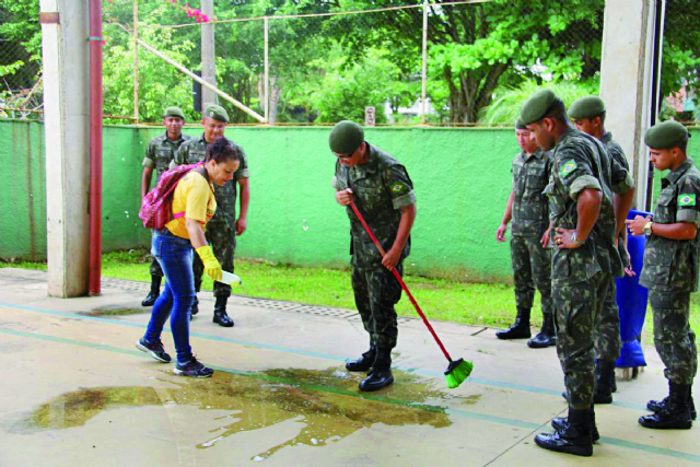 Exército reforça combate à dengue em Guarujá