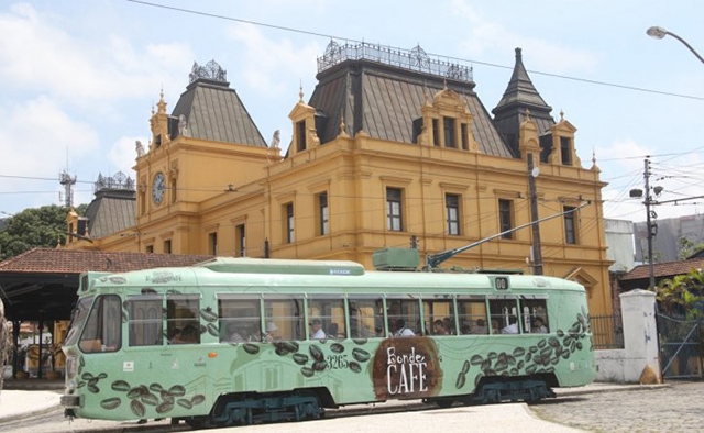 Linha Turística do Bonde circula uma hora mais cedo na temporada