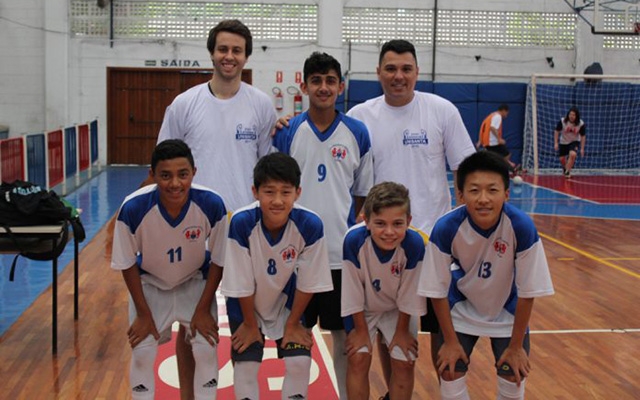 Alunos da Nova Zelândia aprendem futsal em Santos | Jornal da Orla