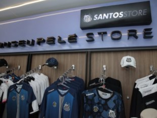 Novo espaço com artigos do Santos FC é inaugurado no Museu Pelé