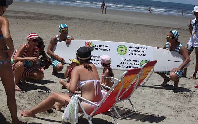CET inicia campanha de trânsito com banhistas