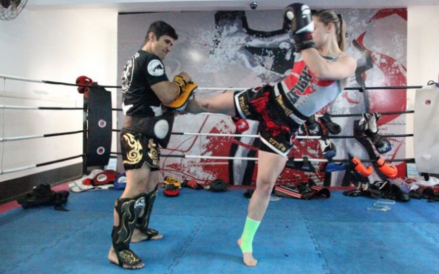 Tainara Lisboa, atleta do Muay Thai, vai lutar por títulos no MMA | Jornal da Orla