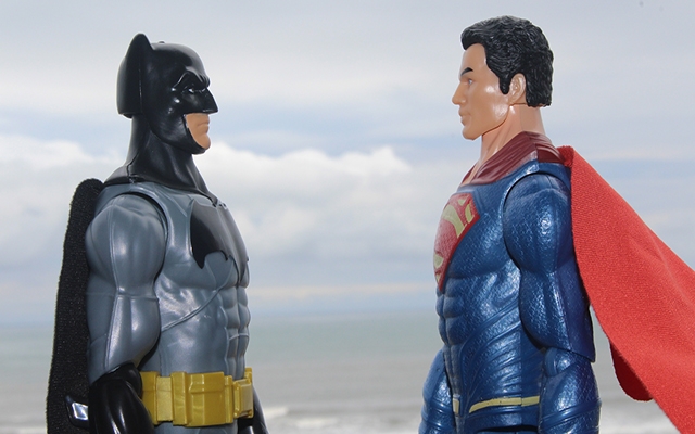 Batman e Superman são temas de exposição em Santos