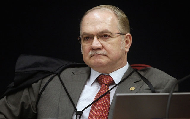 Fachin se declara suspeito para julgar recurso de Lula
