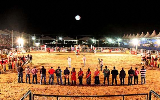 Festa do Peão celebra 484 anos de Itanhaém