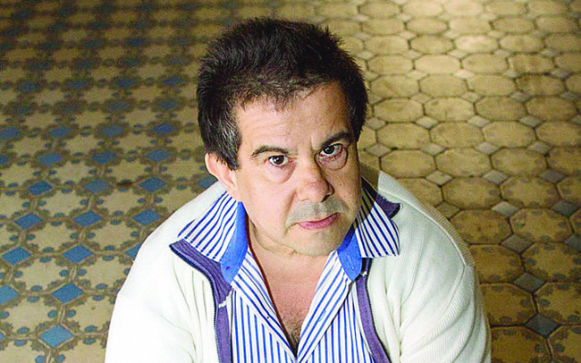 Flávio Viegas Amoreira lança livro em abril