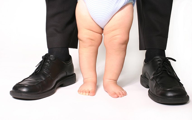 Homens podem ter direito ao salário-paternidade