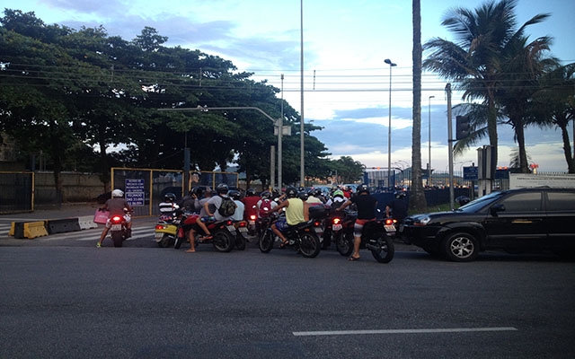 Dersa criará nova área de embarque para motos na travessia Santos-Guarujá