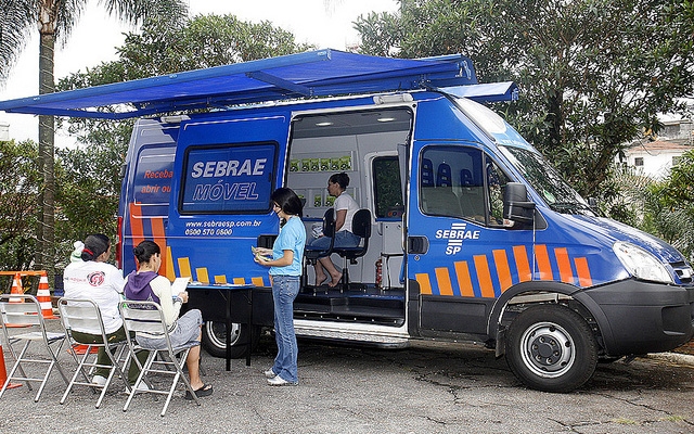 Sebrae Móvel atende empresários na Praça Barão